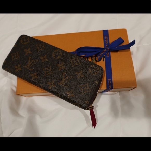 Louis Vuitton Handbags - louis wallet